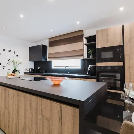 Mulberry Ph 2bed Insane Views! By Homely דירה