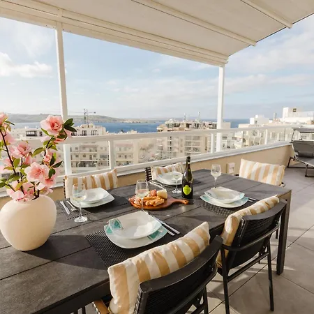 Mulberry Ph 2bed Insane Views! By Homely *