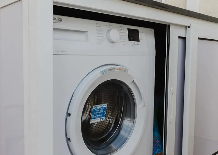 Mulberry Ph 2bed Insane Views! By Homely Daire *