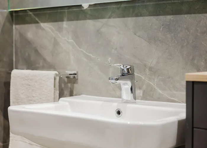 Daire Mulberry Ph 2bed Insane Views! By Homely