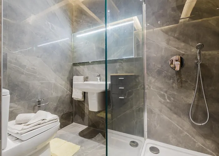 Daire Mulberry Ph 2bed Insane Views! By Homely *