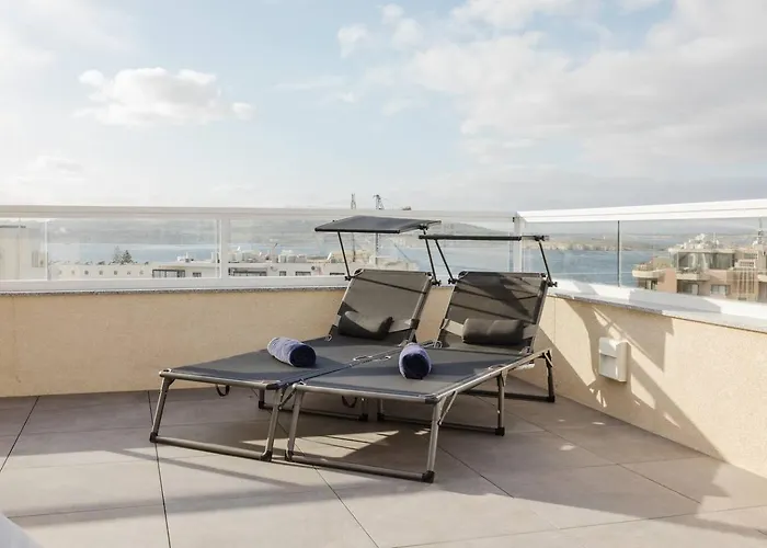 Mulberry Ph 2bed Insane Views! By Homely