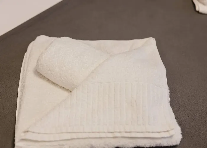 Mulberry Ph 2bed Insane Views! By Homely