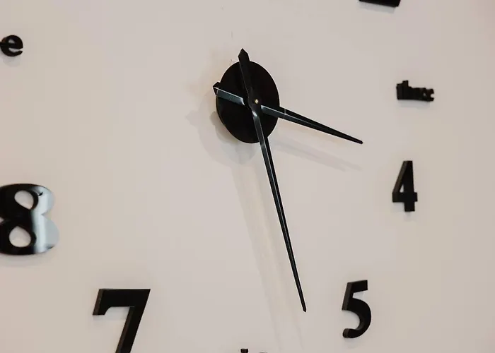 Mulberry Ph 2bed Insane Views! By Homely