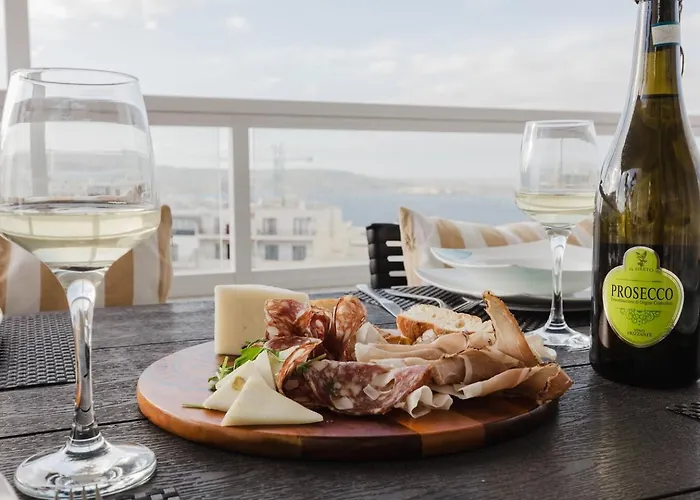 Mulberry Ph 2bed Insane Views! By Homely Daire