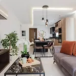 Mulberry Ph 2bed Insane Views! By Homely