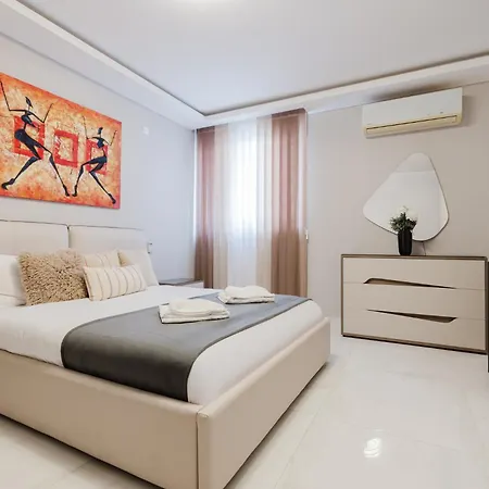 Mulberry Ph 2bed Insane Views! By Homely Daire