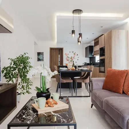 Mulberry Ph 2bed Insane Views! By Homely